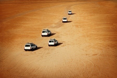 4x4 dans le désert marocain Rando entreprise en 4x4, Maroc (Vidas)